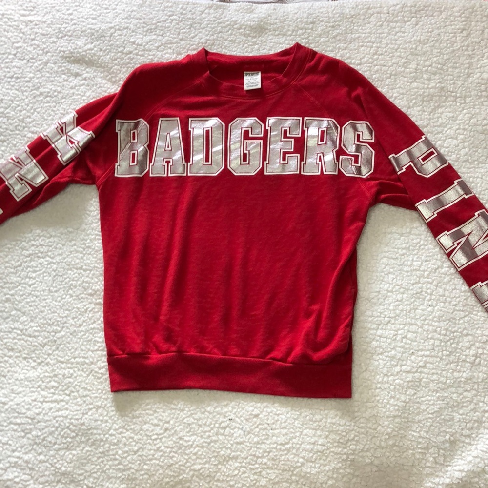 VS Pink Wisconsin Badgers sweatshirt